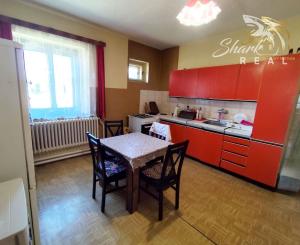 Priestranný a udržiavaný rodinný dom na predaj