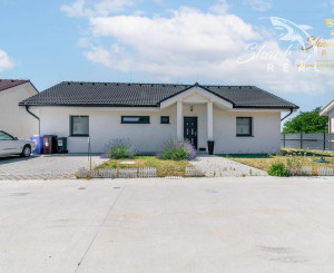 Exkluzívna Novostavba s Pozemkom v Obci Veselé