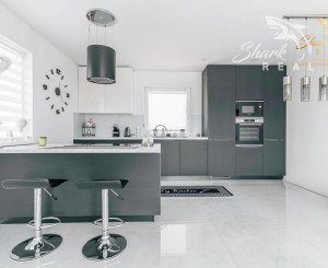 Exkluzívna Novostavba s Pozemkom v Obci Veselé