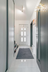 Exkluzívna Novostavba s Pozemkom v Obci Veselé