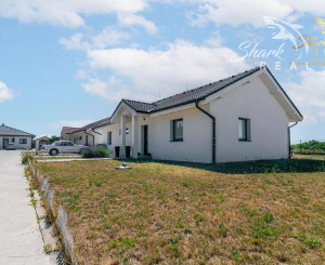 Exkluzívna Novostavba s Pozemkom v Obci Veselé