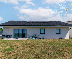 Exkluzívna Novostavba s Pozemkom v Obci Veselé