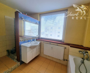 ZNÍŽENA CENA !!! Slnečný 3-izbový byt IDEÁLNY PRE RODINU!