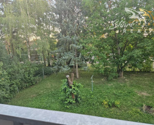 Znížená cena! Priestranný 3 izbový byt so záhradou