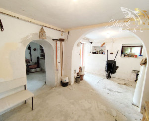 Exkluzívne- Útulný dom s nádhernou záhradou v krásnej prírode