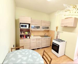 Exkluzívne- Útulný dom s nádhernou záhradou v krásnej prírode