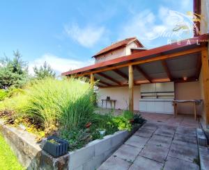 Exkluzívne- Útulný dom s nádhernou záhradou v krásnej prírode