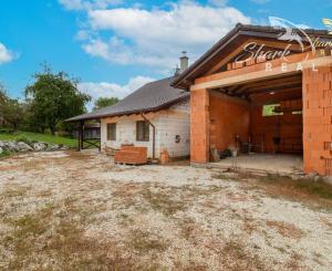 Priestranný dom v lone prírody