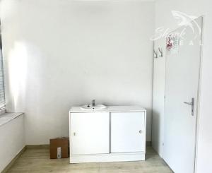 Útulný priestor vhodný ako kancelária, či iná prevádzka