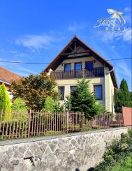 REZERVOVANÉ - Novinka! Priestranný rodinný dom v peknej prírode 