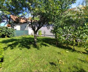 REZERVOVANÉ - Novinka! Priestranný rodinný dom v peknej prírode 