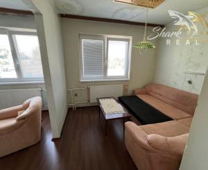 Priestranný, svetlý 4 izbový RD v pokojnej časti obce Čata