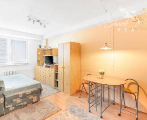 │EXKLUZÍVNE│Priestranný 2-izbový byt v tichej časti Piešťan