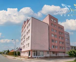 │EXKLUZÍVNE│Priestranný 2-izbový byt v tichej časti Piešťan