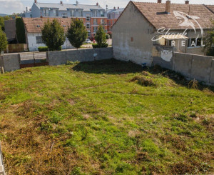 Atraktívny stavebný pozemok pri hlavnej ceste v Piešťanoch