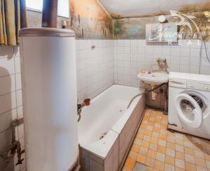 Rodinný dom s chatkou ideálny na rekonštrukciu v obci Považany