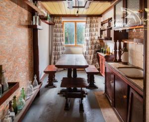 Rodinný dom s chatkou ideálny na rekonštrukciu v obci Považany