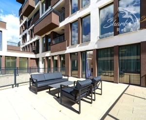 LUXUSNÝ a NOVÝ 2i byt s terasou a krytým parkovaním