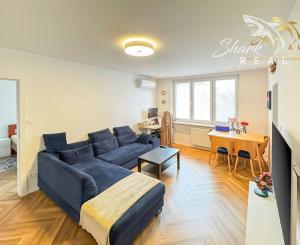 Na prenájom moderný 2,5-izbový byt po kompletnej rekonštrukcii