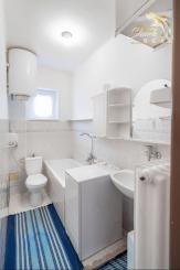 NEPREHLIADNITE! Na predaj 4 izbový rodinný dom v tichej časti obce