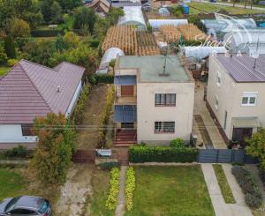 NEPREHLIADNITE! Na predaj 4 izbový rodinný dom v tichej časti obce