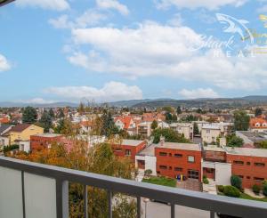 Priestranný 3-izbový byt s panoramatickým výhľadom 