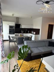 Priestranný 3-izbový byt s dvoma loggiami - Senec 