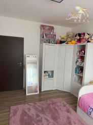 Priestranný 3-izbový byt s dvoma loggiami - Senec 