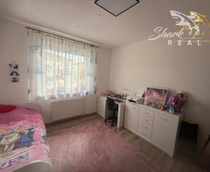 Priestranný 3-izbový byt s dvoma loggiami - Senec 