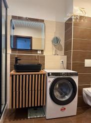 Priestranný 3-izbový byt s dvoma loggiami - Senec 