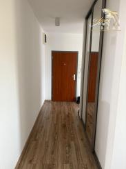 Priestranný 3-izbový byt s dvoma loggiami - Senec 