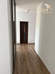Priestranný 3-izbový byt s dvoma loggiami - Senec 