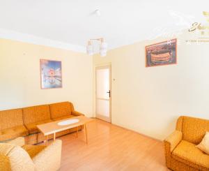 Priestranný 5-izbový dom s veľkým pozemkom v obci Iža