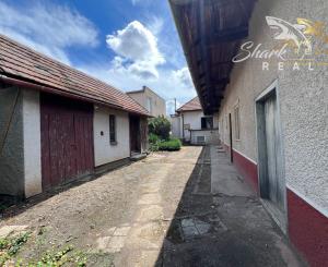 Rodinný dom v peknej ulici obce Veľká Maňa