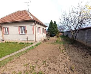 RODINNÝ DOM - HRUŠOVANY