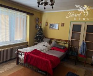 Na predaj starší 3-izbový rodinný dom Pezinok - Grinava