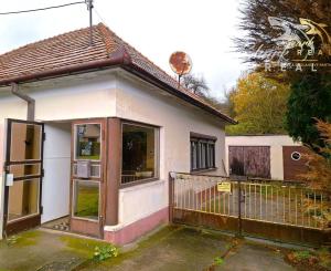 Priestranný dom so záhradou