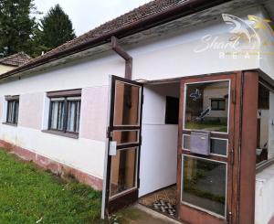 Priestranný dom so záhradou