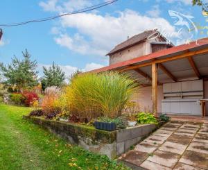 Útulný dom s nádhernou záhradou v krásnej prírode