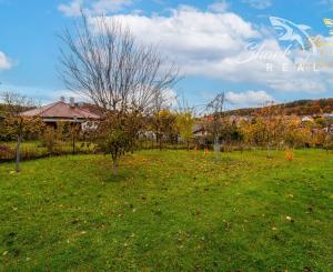 Útulný dom s nádhernou záhradou v krásnej prírode