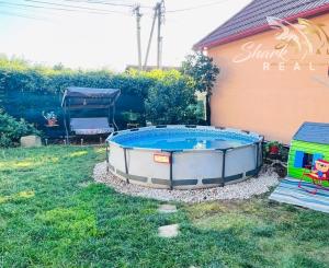 REZERVOVANÉ! Exkluzívna ponuka - romantický vidiecky dom na predaj