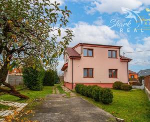 Dom s príjemnou atmosférou a atraktívnym pozemkom 1167m2