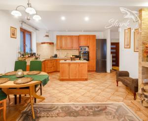 Dom s príjemnou atmosférou a atraktívnym pozemkom 1167m2