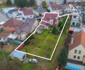 Dom s príjemnou atmosférou a atraktívnym pozemkom 1167m2