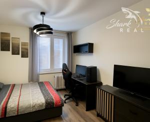 Na predaj 4-izbový byt v obľúbenej lokalite Trebišova – Komenského