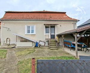 Na predaj pekný 3 - izbový rodinný dom v tichej lokalite - Hurbanovo