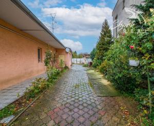 Investičný stavebný pozemok 1663 m² v tichej lokalite Piešťan