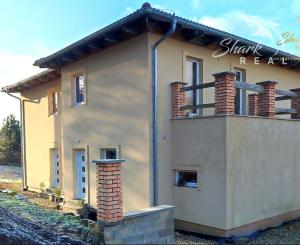 Byt v novostavbe so záhradou neďaleko tajchu Nová Baňa