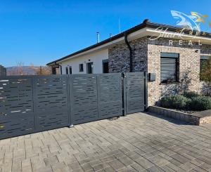 EXKLUZÍVNE NA PREDAJ: moderná 4-izbová novostavba v dvojdome v obľúbených Lužiankach pri Nitre. 