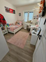 EXKLUZÍVNE NA PREDAJ: moderná 4-izbová novostavba v dvojdome v obľúbených Lužiankach pri Nitre. 